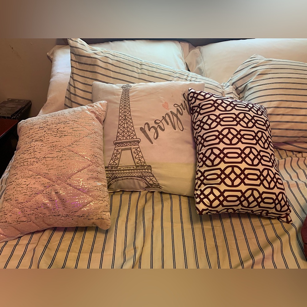 Throw Pillows